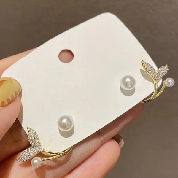 Tulip Faux Pearl Stud - Image 4