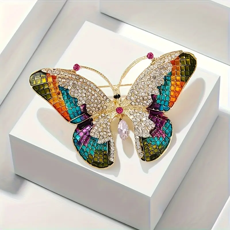 Elegant Butterfly Brooch with Sparkling Rhinestones