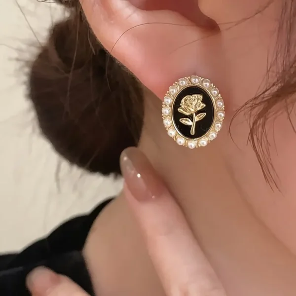 Light Luxury Earrings - Image 5